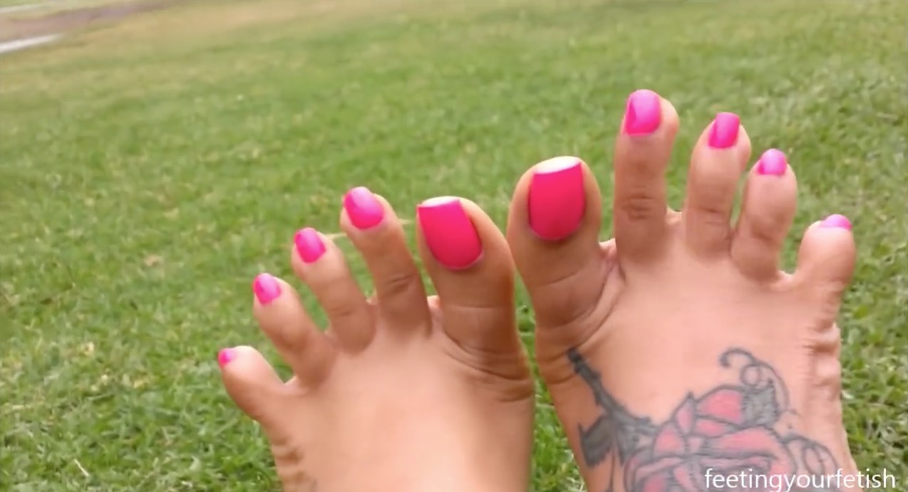 Latina White Toes Footjob